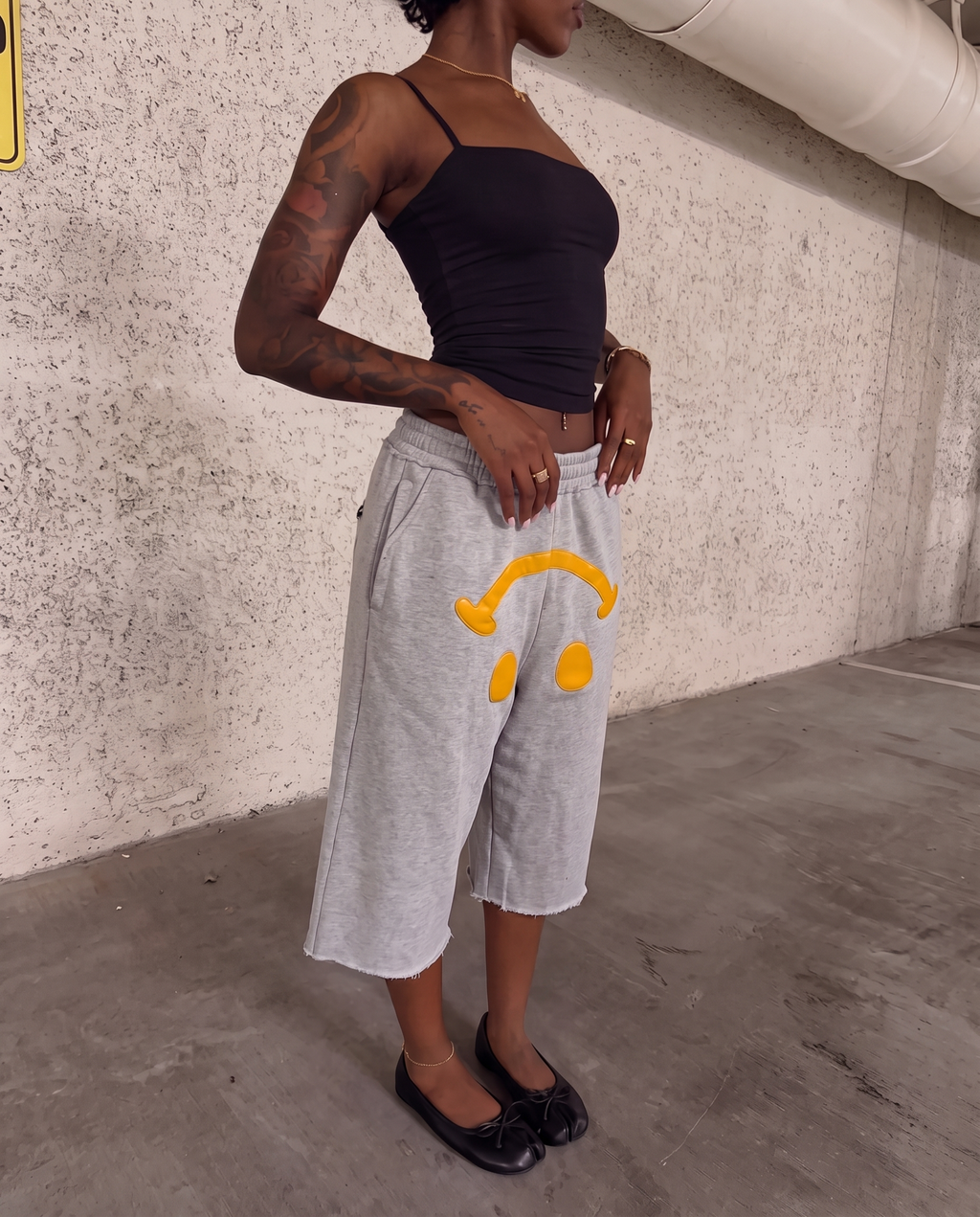 ★ LIMITED ★ Win In Silence 3/4 Cotton Sweatshorts — Grey Leather Patch Smiley Shorts